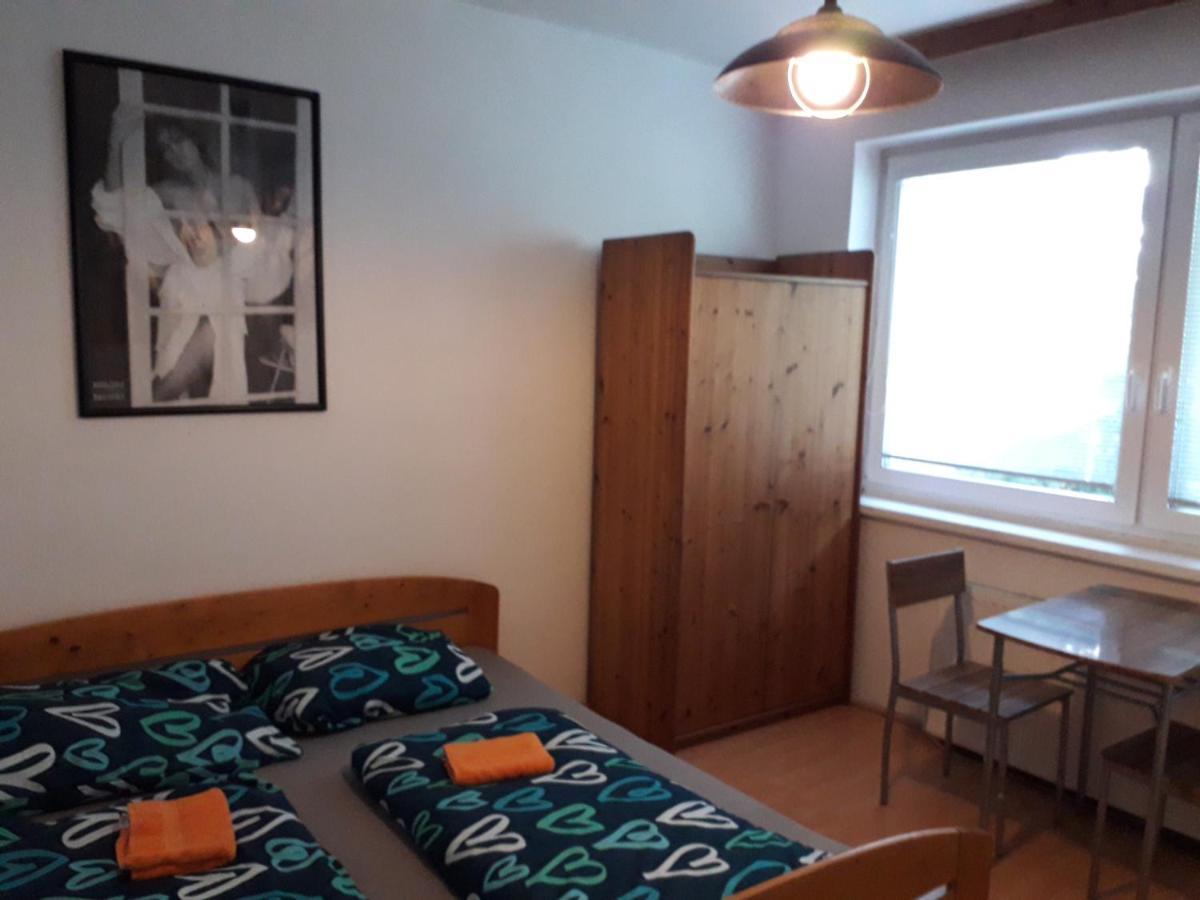 Apartman Na Jizni オロモウツ エクステリア 写真