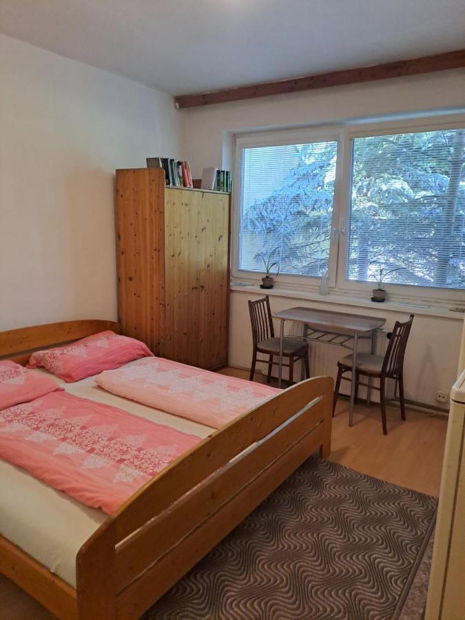 Apartman Na Jizni オロモウツ エクステリア 写真